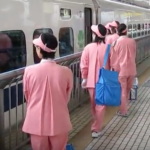 海外「日本人はマナーがある！」新幹線の女性清掃員の規律の凄まじさに外国人から賞賛の声！